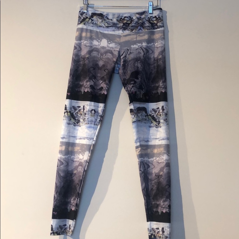 Onzie Yoga Leggings Desert Print